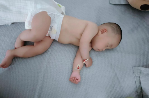 本溪宝宝老打喷嚏怎么办